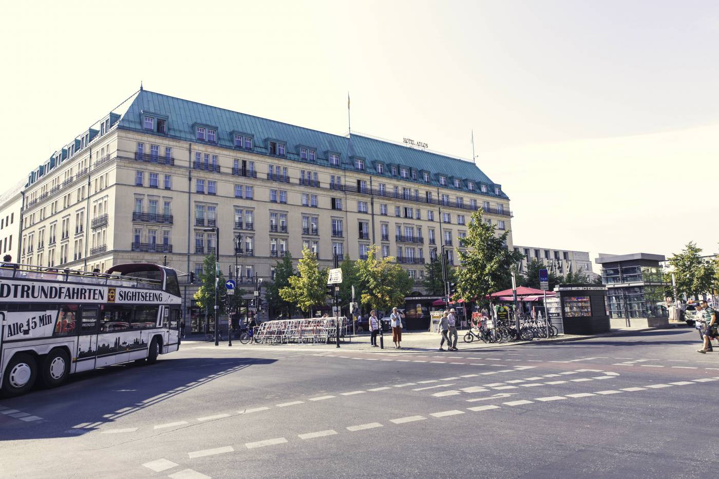 berlin capital city hotel adlon/ picture
