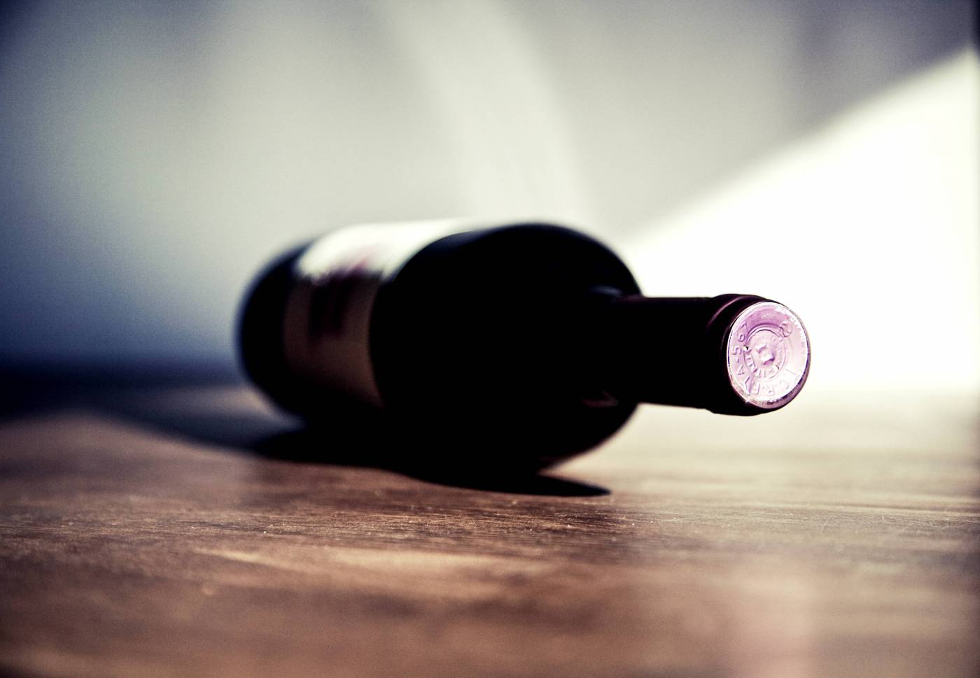red wine bottle/ picture