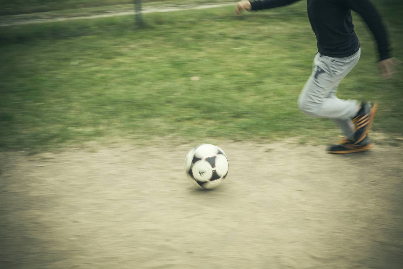 soccer boy shoot goal/ picture