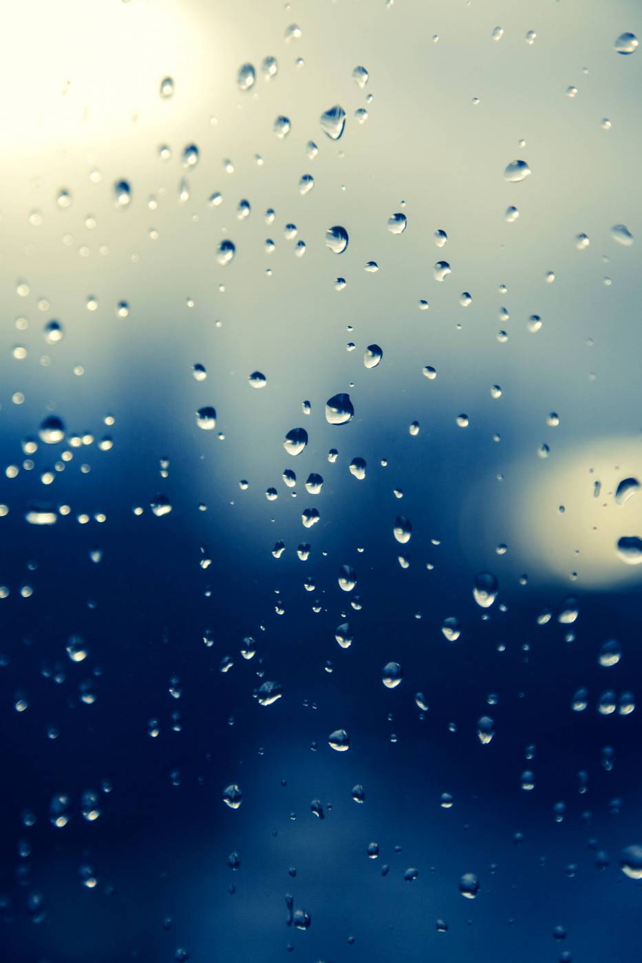window raindrops/ picture