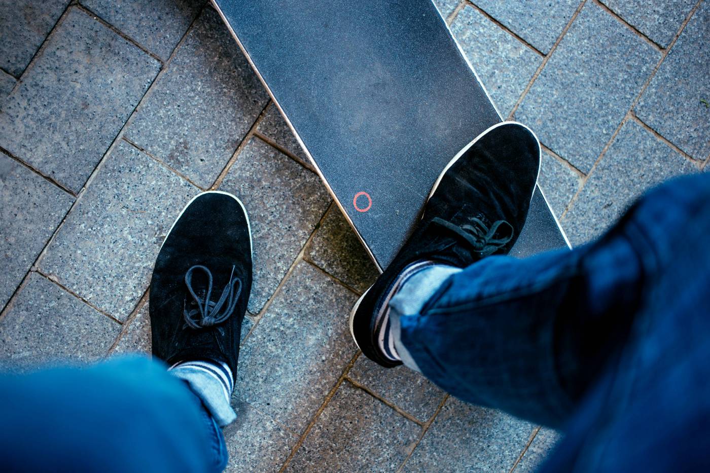 Skateboard Feet in Action: Dynamic Urban Vibes picture