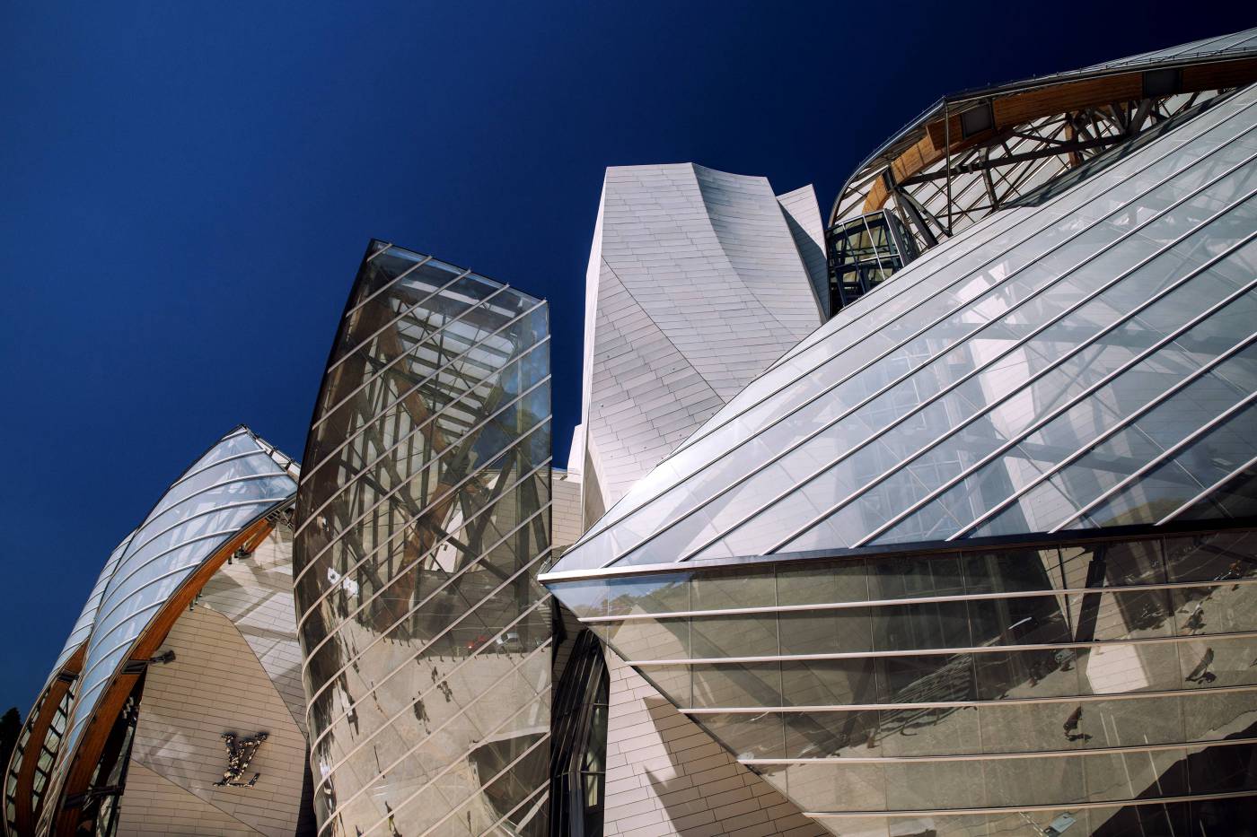 Louis Vuitton Foundation: A Masterpiece of Modern Architecture picture