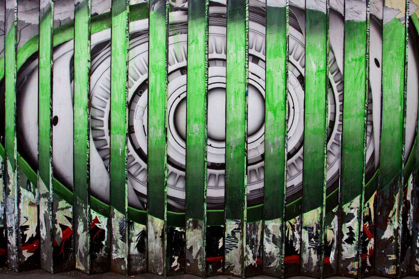 Shoreditch Eye: Captivating London Street Scene picture