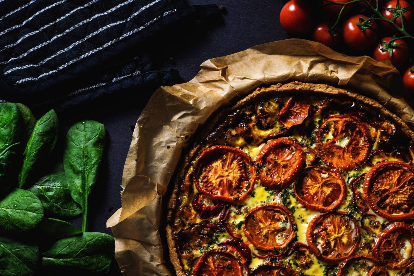 Tomato Pizza: A Deliciously Crafted Culinary Delight picture