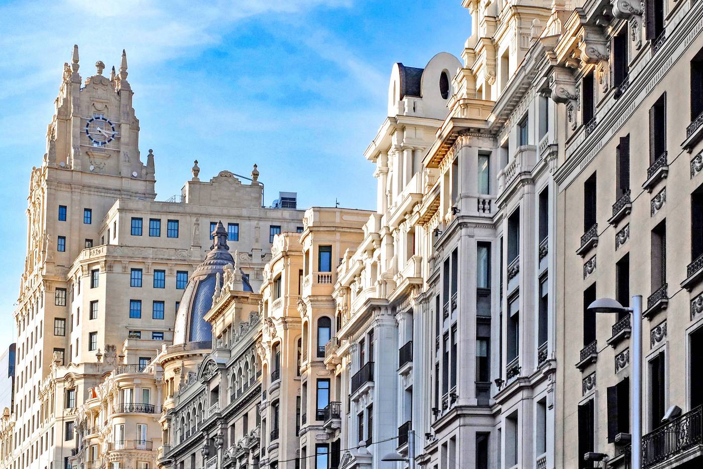Stunning Madrid Buildings: Architectural Marvels in Spain picture