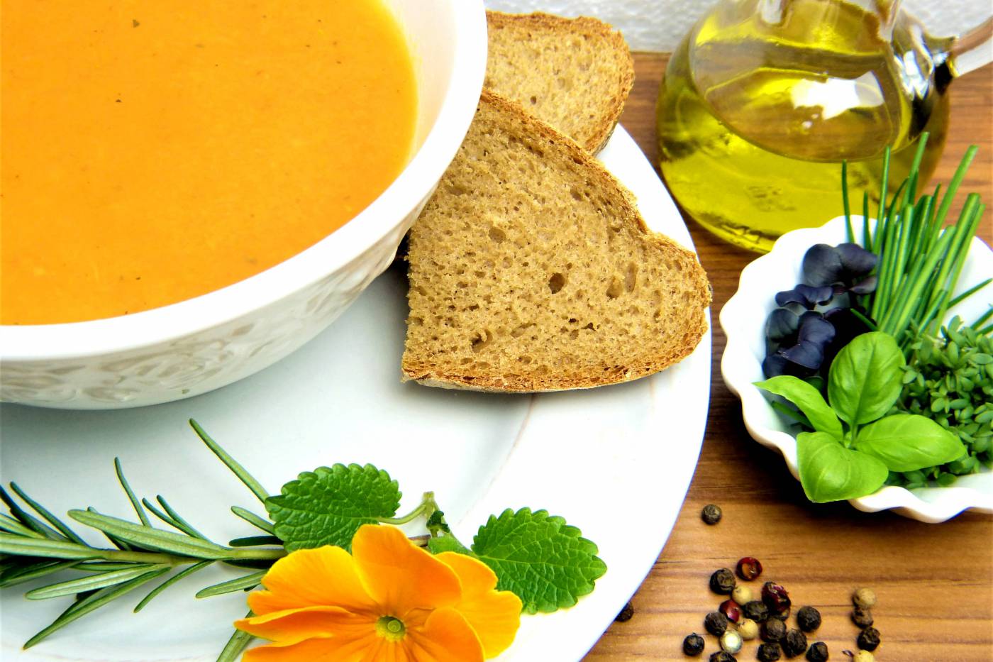 Carrot Soup: Creamy and Vibrant Culinary Delight picture