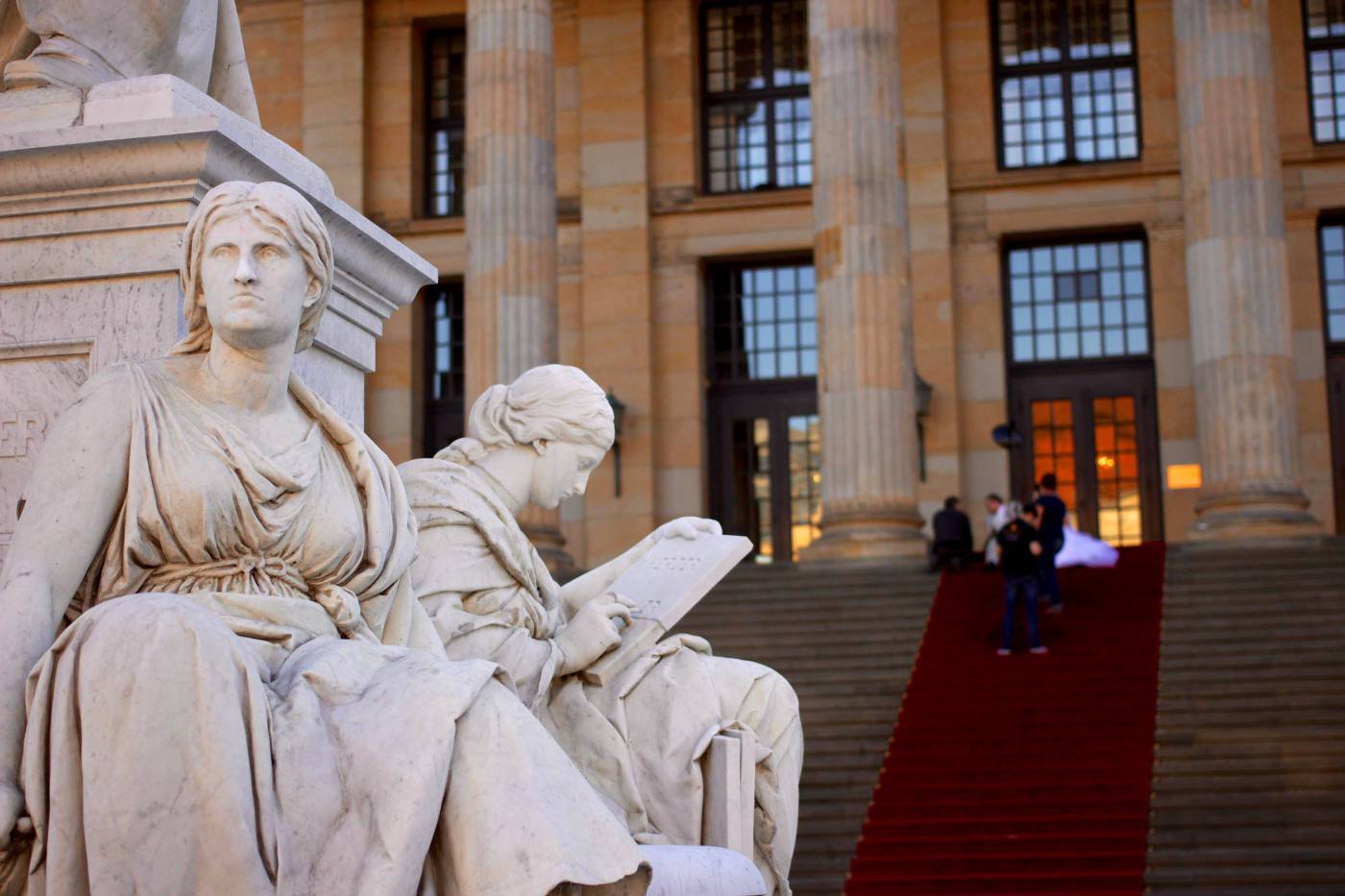 Schiller Monument: Stunning Historical Landmark in Artistic Perspective picture