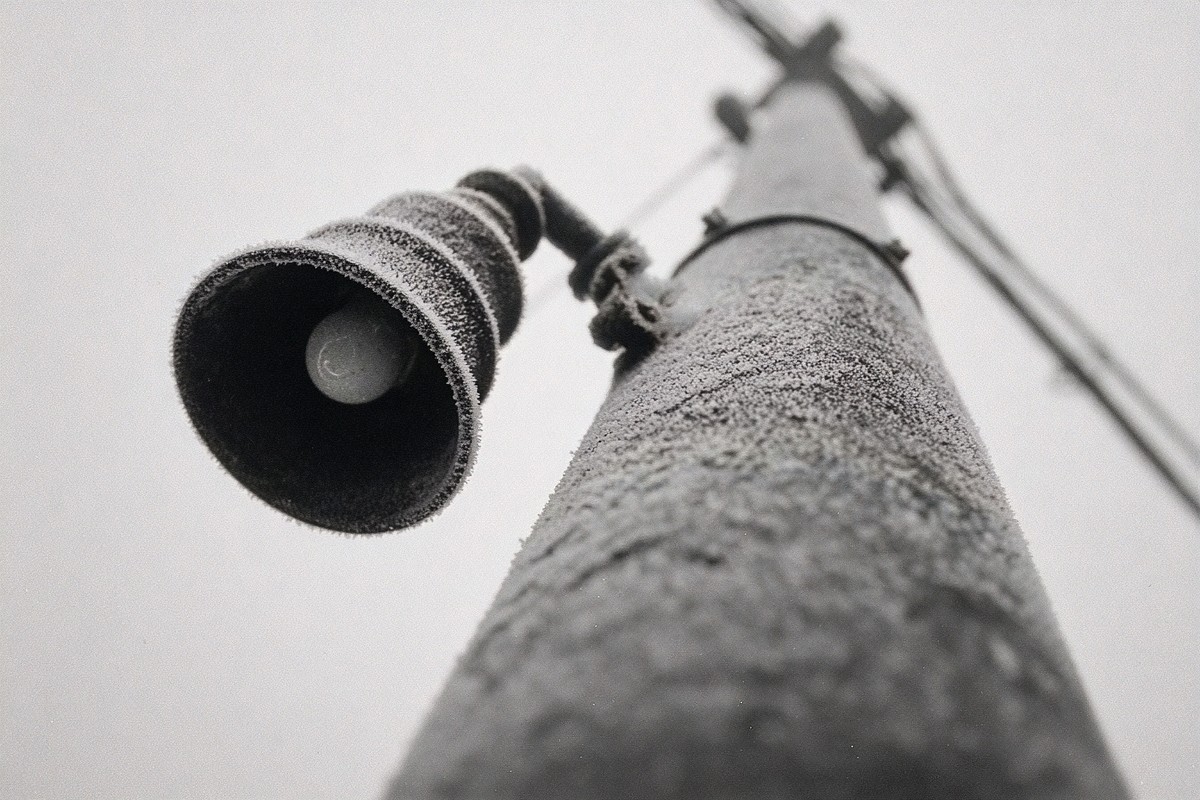 anchorage frost rusty streetlight pole macro d17141e0 5b35 4a32 855d