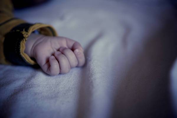 baby newborn hand finger/