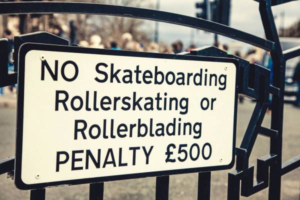 ban prohibition sign skateboard/