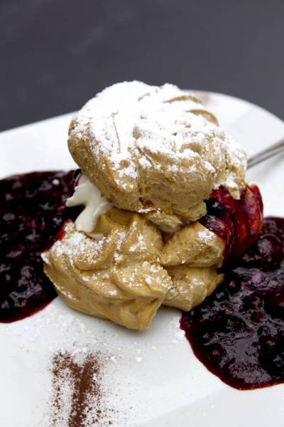 bavaria dessert cream puff/