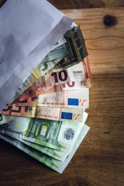 cash euro banknote/