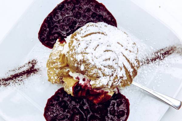 dessert bavaria cream puff/