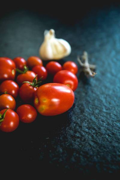 fresh bio garlic tomatoes/