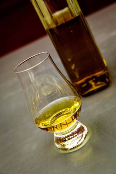 glass single malt whisky/