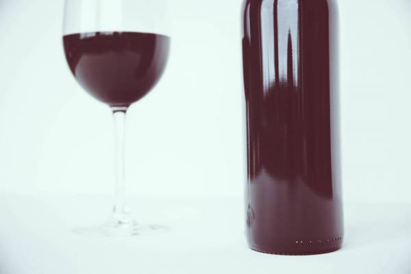 glass wine vine bottle/