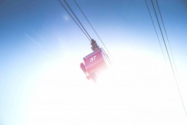 mountain cable car lift/