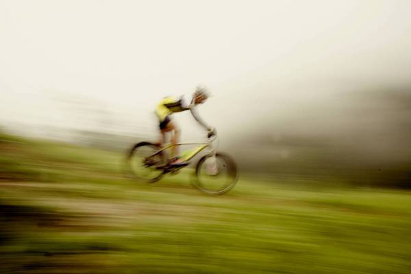 mountainbike downhill contest/