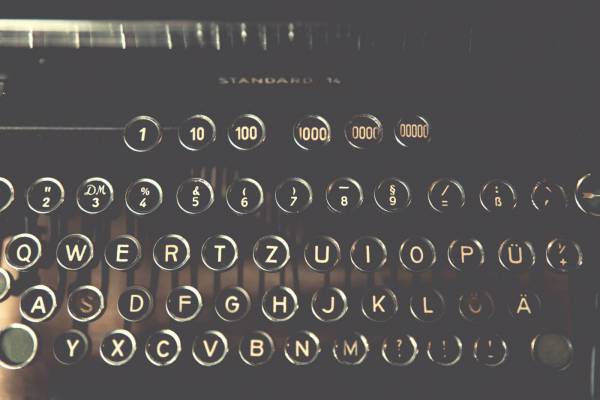 typewriter key vintage/