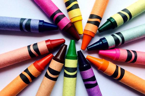 Color Crayons 