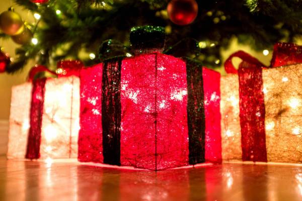 Christmas Glowing Parcel 