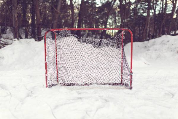 Hockey Goal in ?Snow? 